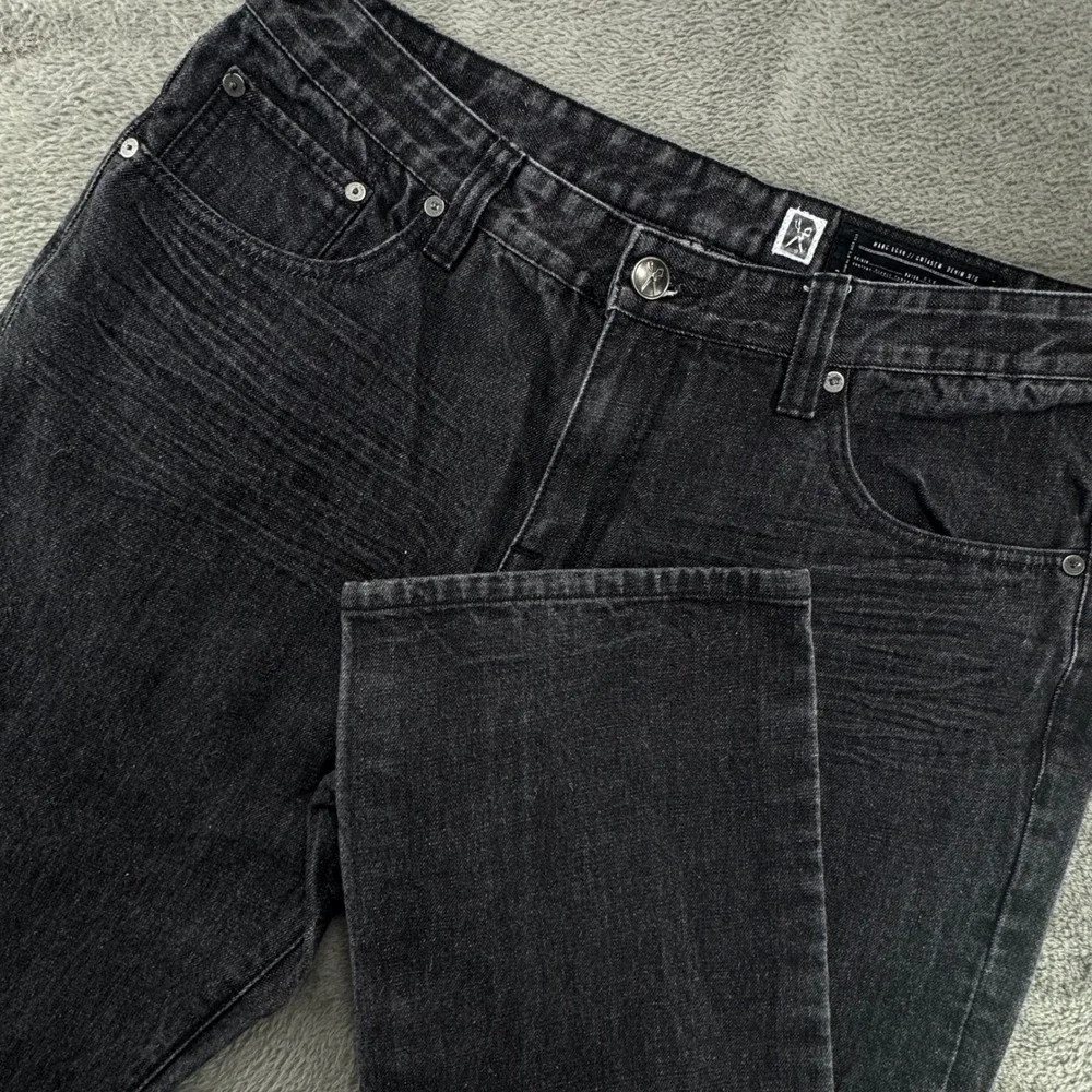 Marc Ecko Cut & Sew Mens 38 Straight Leg Black Denim Jeans‎ Embroidered Pockets